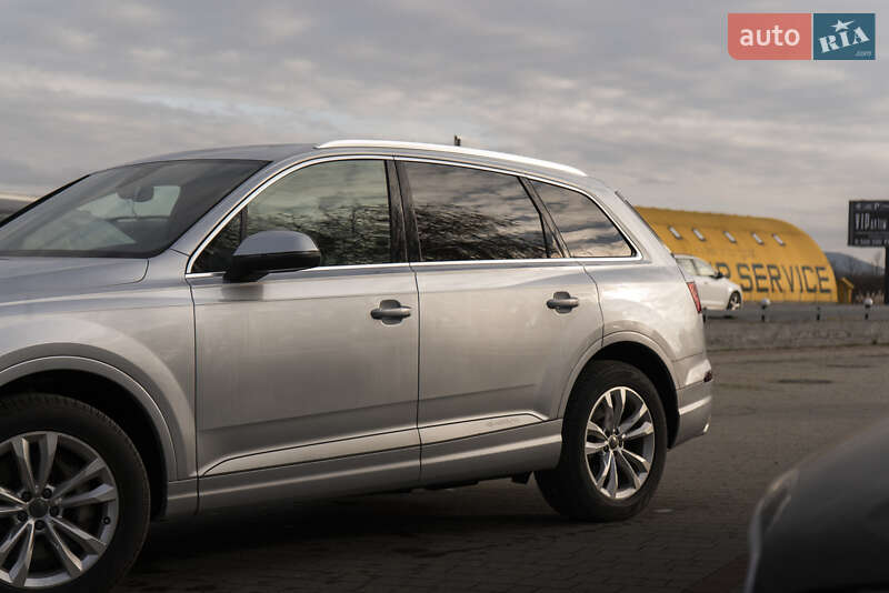 Внедорожник / Кроссовер Audi Q7 2016 в Ужгороде