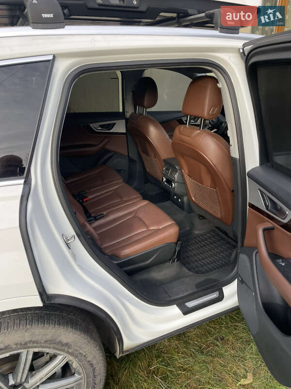Позашляховик / Кросовер Audi Q7 2019 в Рава-Руській