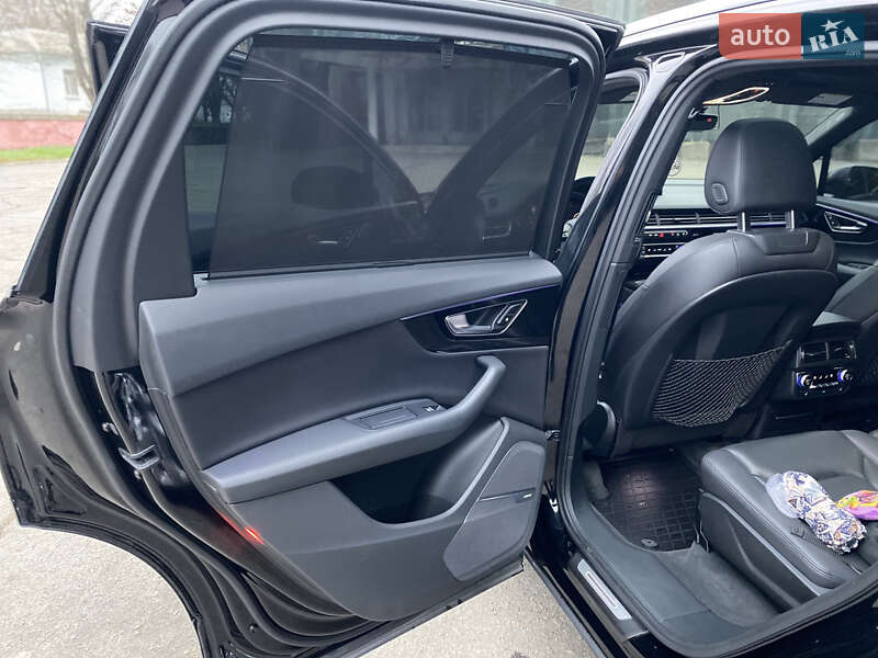 Внедорожник / Кроссовер Audi Q7 2016 в Соленом фото 23 Внедорожник / Кроссовер Audi Q7 2016 в Соленом