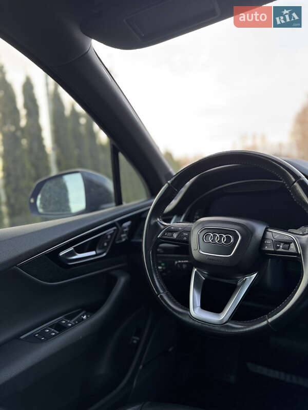 Внедорожник / Кроссовер Audi Q7 2017 в Надворной