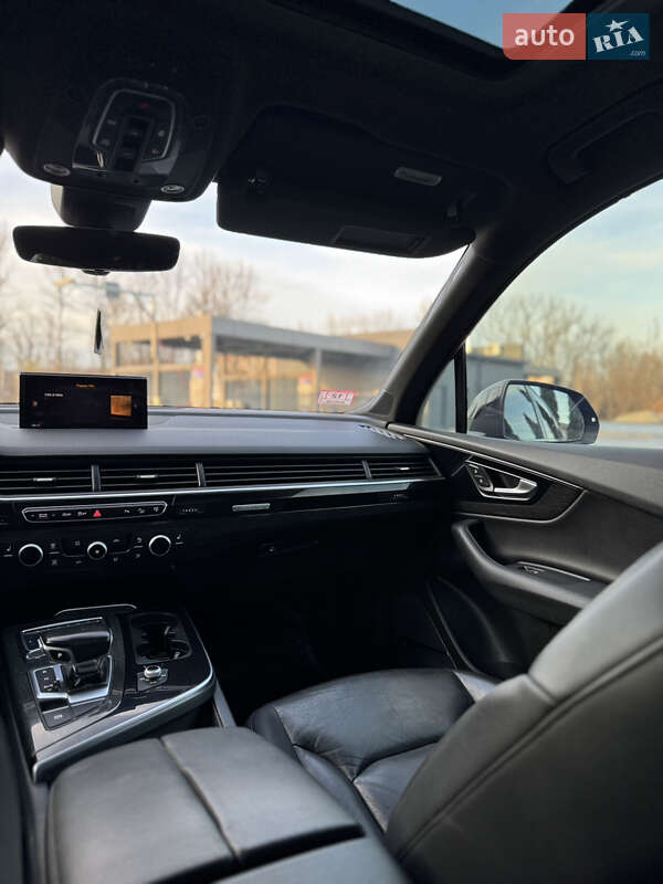 Внедорожник / Кроссовер Audi Q7 2017 в Надворной