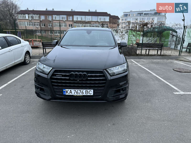 Внедорожник / Кроссовер Audi Q7 2017 в Киеве