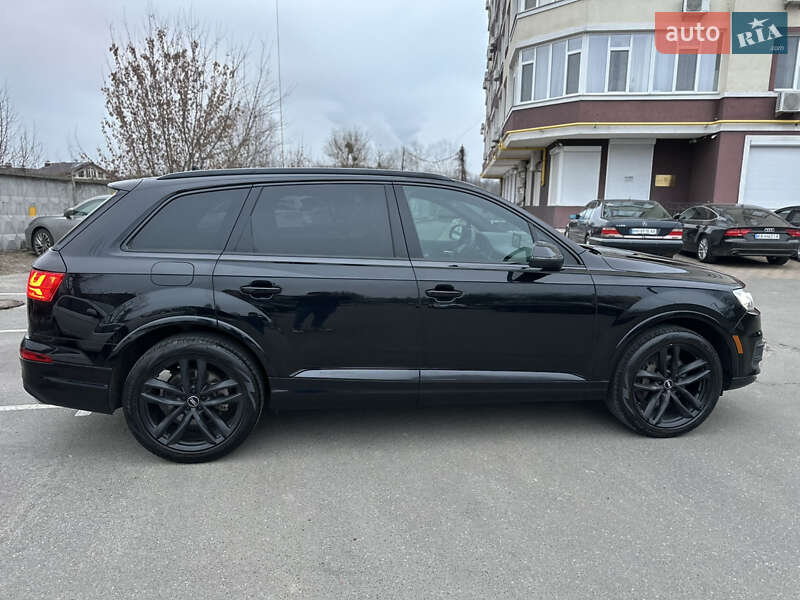 Внедорожник / Кроссовер Audi Q7 2017 в Киеве