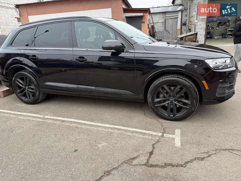 Внедорожник / Кроссовер Audi Q7 2017 в Киеве