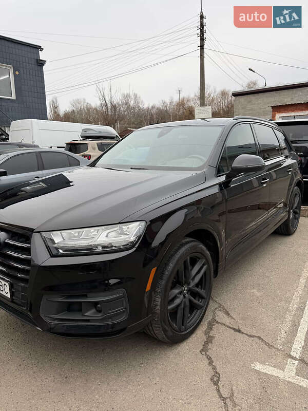 Внедорожник / Кроссовер Audi Q7 2017 в Киеве