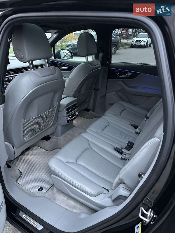 Внедорожник / Кроссовер Audi Q7 2017 в Киеве