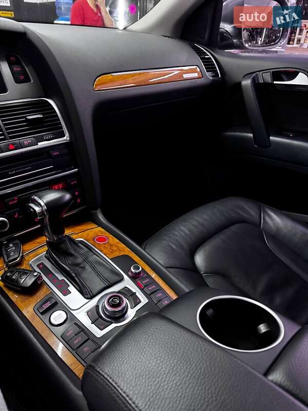 Внедорожник / Кроссовер Audi Q7 2014 в Тернополе