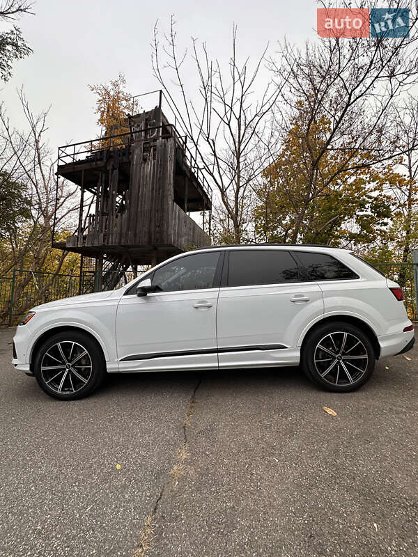 Внедорожник / Кроссовер Audi Q7 2020 в Киеве фото 13 Внедорожник / Кроссовер Audi Q7 2020 в Киеве