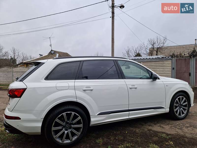 Внедорожник / Кроссовер Audi Q7 2023 в Киеве фото 17 Внедорожник / Кроссовер Audi Q7 2023 в Киеве