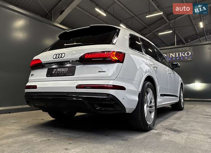 Внедорожник / Кроссовер Audi Q7 2022 в Киеве