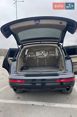 Внедорожник / Кроссовер Audi Q7 2006 в Черновцах