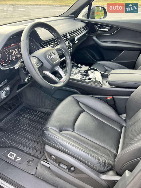 Позашляховик / Кросовер Audi Q7 2019 в Києві