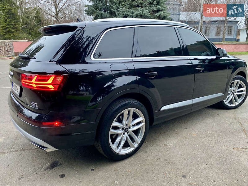 Внедорожник / Кроссовер Audi Q7 2016 в Соленом