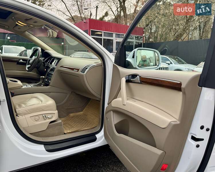 Внедорожник / Кроссовер Audi Q7 2012 в Киеве