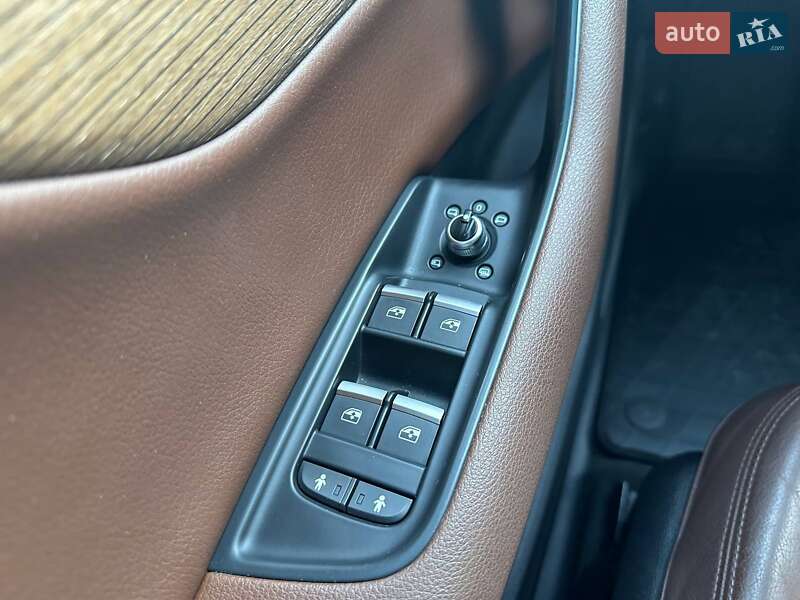 Внедорожник / Кроссовер Audi Q7 2017 в Киеве