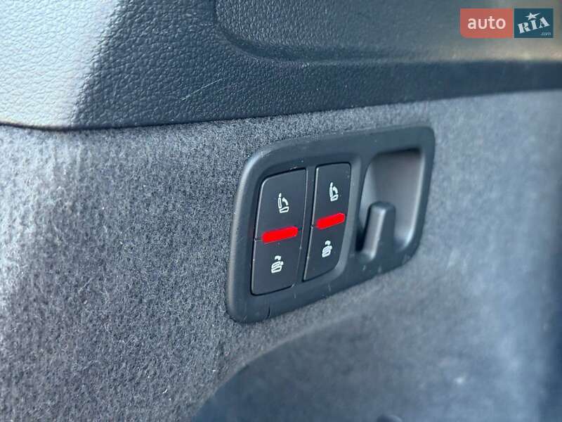 Внедорожник / Кроссовер Audi Q7 2017 в Киеве