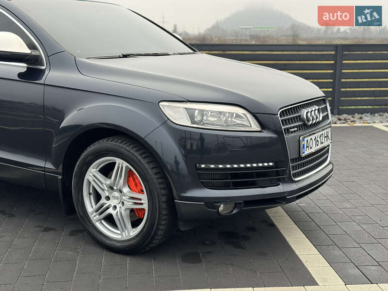 Внедорожник / Кроссовер Audi Q7 2007 в Мукачево