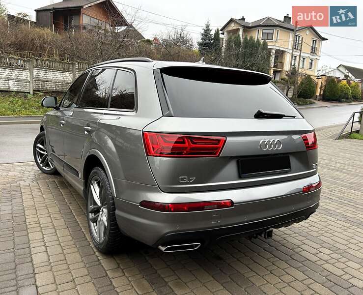 Внедорожник / Кроссовер Audi Q7 2017 в Киеве
