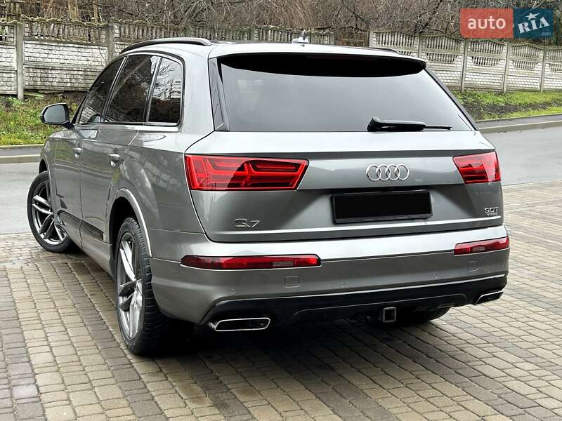 Внедорожник / Кроссовер Audi Q7 2017 в Киеве