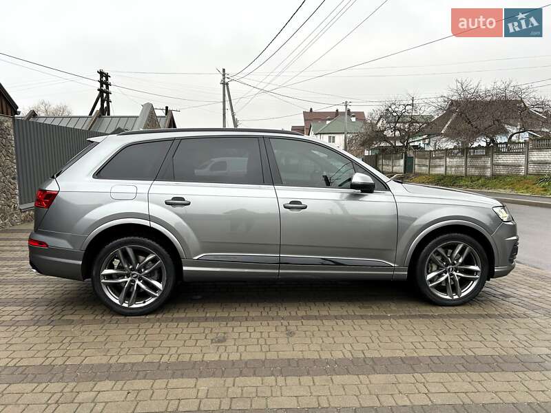 Внедорожник / Кроссовер Audi Q7 2017 в Киеве