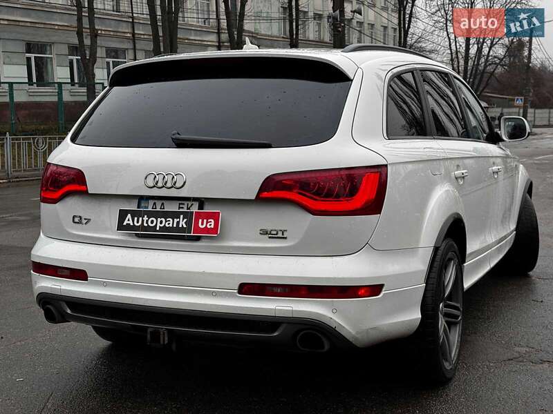 Позашляховик / Кросовер Audi Q7 2015 в Києві