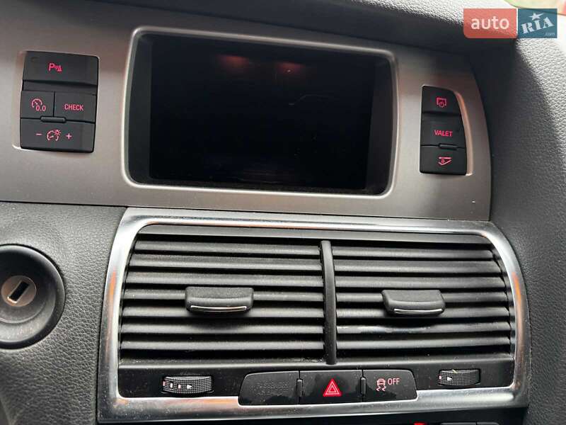 Позашляховик / Кросовер Audi Q7 2015 в Києві