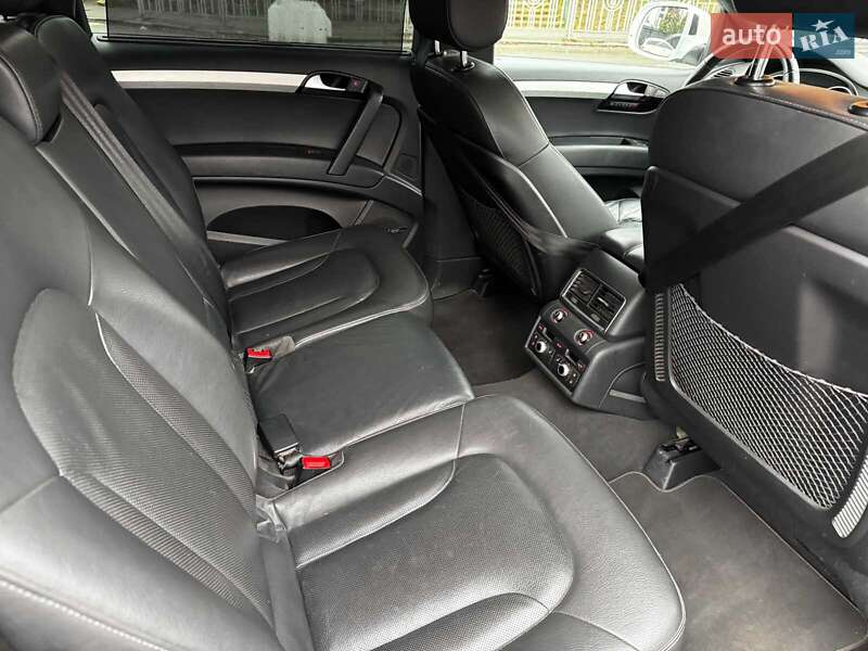 Позашляховик / Кросовер Audi Q7 2015 в Києві