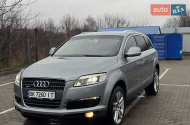Внедорожник / Кроссовер Audi Q7 2006 в Дубно