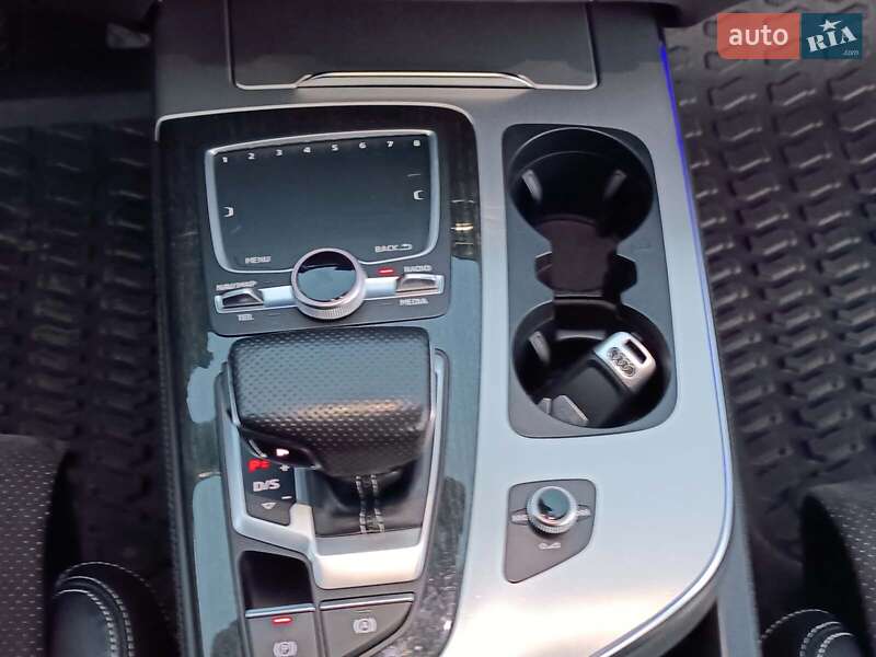 Внедорожник / Кроссовер Audi Q7 2015 в Львове