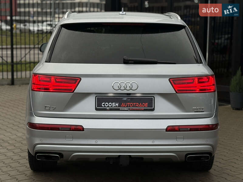 Внедорожник / Кроссовер Audi Q7 2016 в Киеве