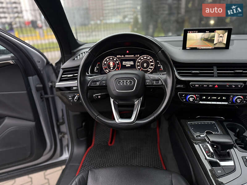 Внедорожник / Кроссовер Audi Q7 2016 в Киеве