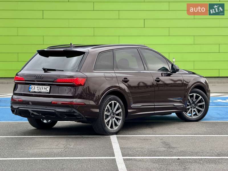 Внедорожник / Кроссовер Audi Q7 2022 в Киеве