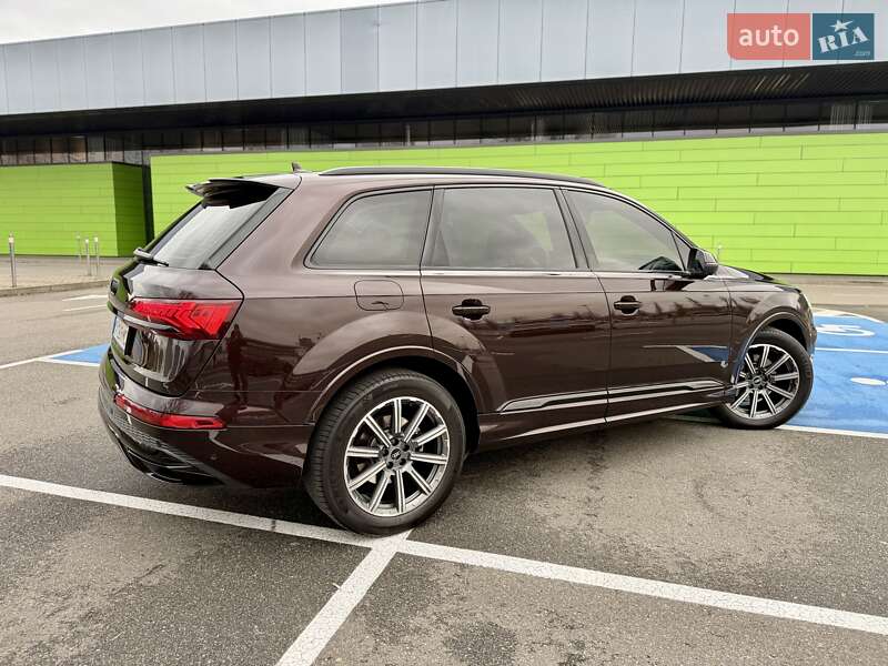 Внедорожник / Кроссовер Audi Q7 2022 в Киеве