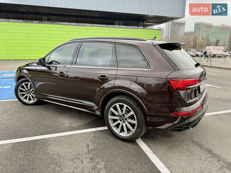 Внедорожник / Кроссовер Audi Q7 2022 в Киеве