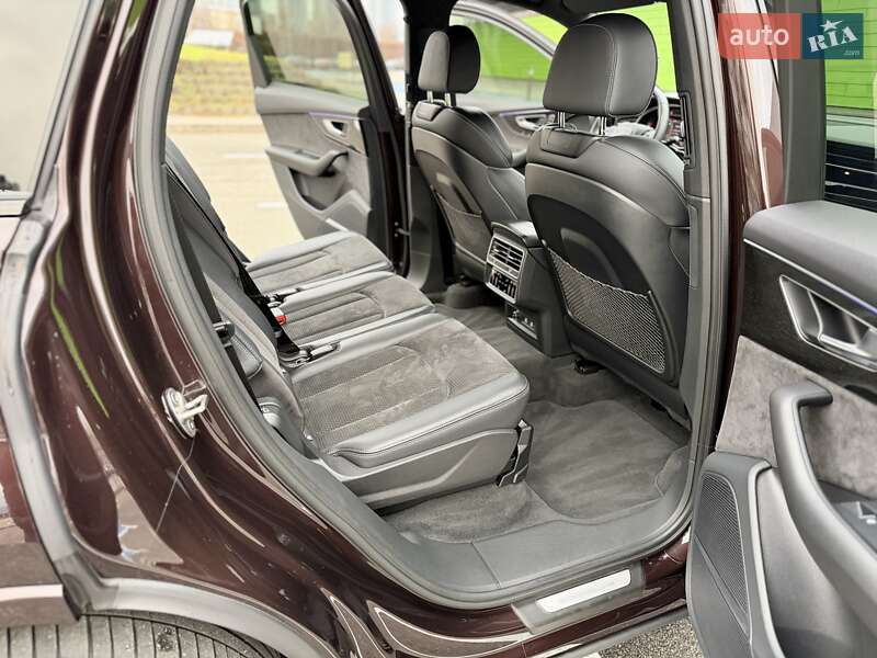 Внедорожник / Кроссовер Audi Q7 2022 в Киеве