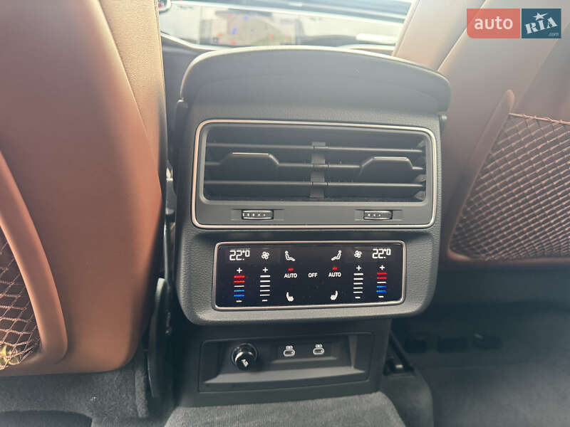 Внедорожник / Кроссовер Audi Q7 2023 в Тернополе