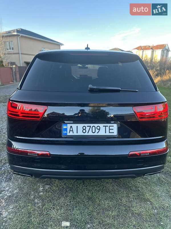 Внедорожник / Кроссовер Audi Q7 2016 в Киеве