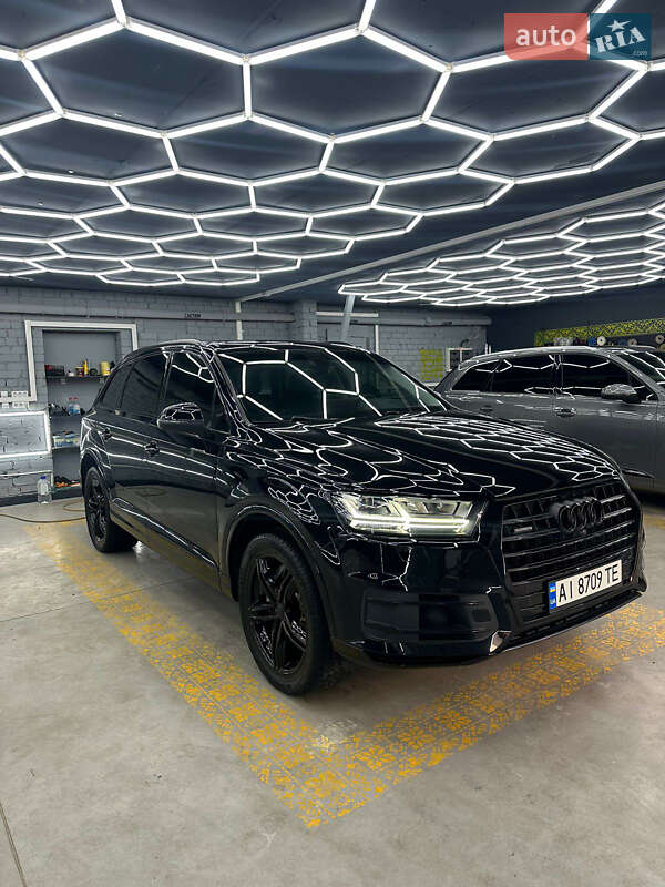 Внедорожник / Кроссовер Audi Q7 2016 в Киеве