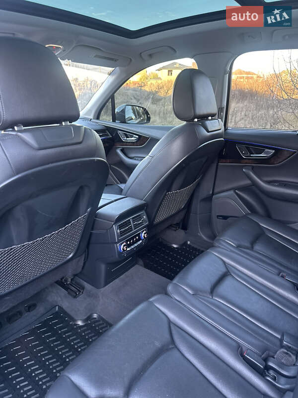 Внедорожник / Кроссовер Audi Q7 2016 в Киеве