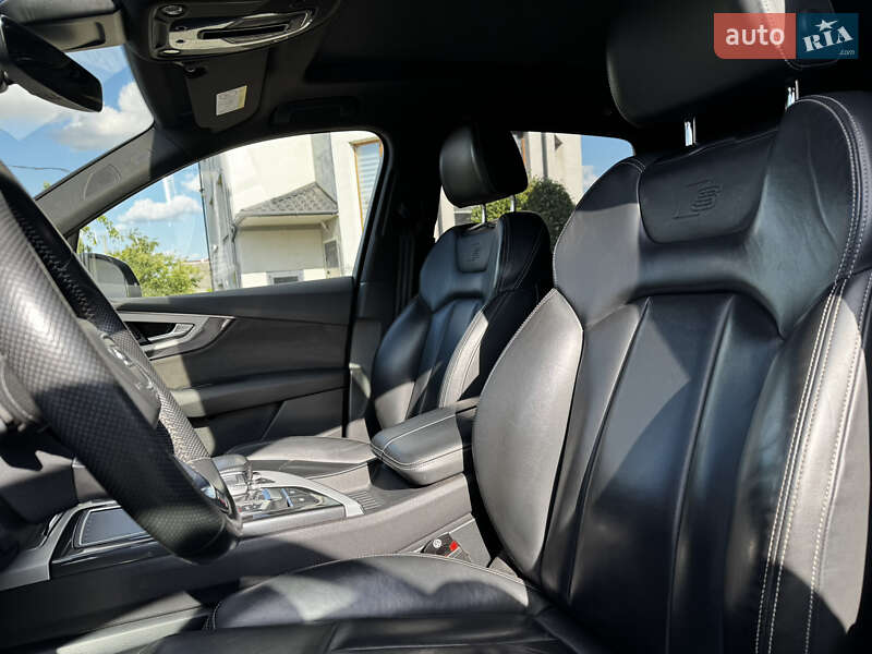 Внедорожник / Кроссовер Audi Q7 2018 в Владимирце