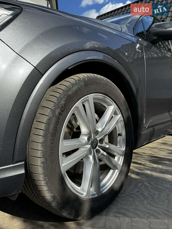 Внедорожник / Кроссовер Audi Q7 2018 в Владимирце