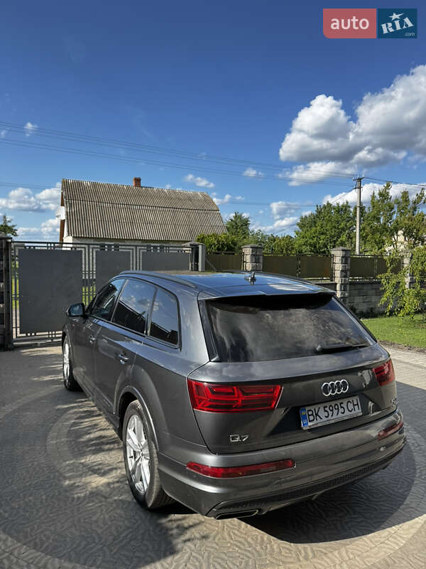 Внедорожник / Кроссовер Audi Q7 2018 в Владимирце