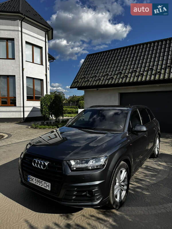 Внедорожник / Кроссовер Audi Q7 2018 в Владимирце