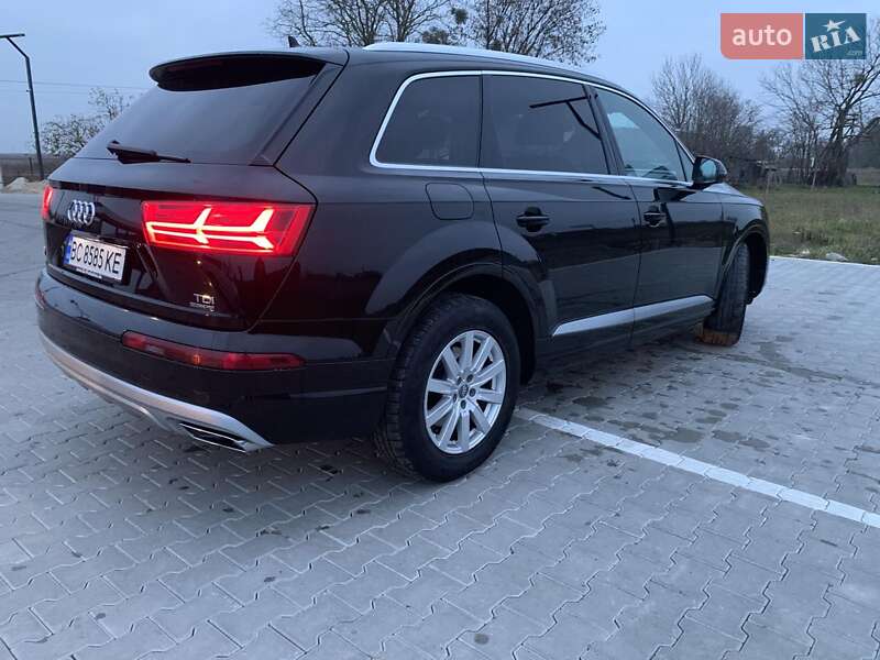 Позашляховик / Кросовер Audi Q7 2016 в Радехові