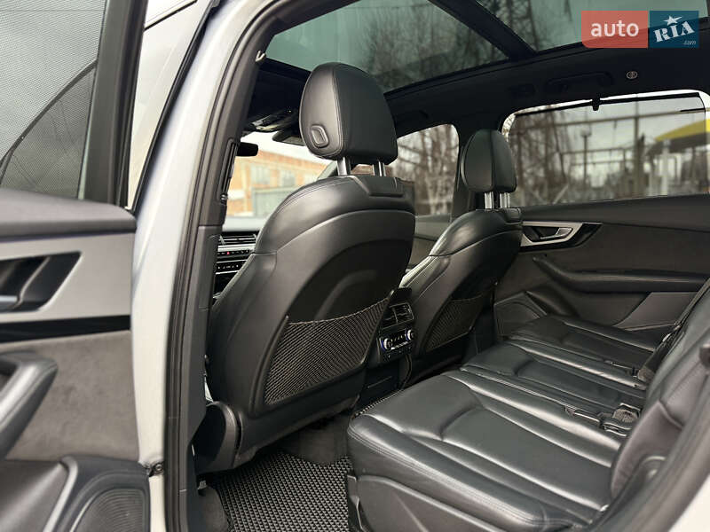 Внедорожник / Кроссовер Audi Q7 2016 в Черновцах фото 43 Внедорожник / Кроссовер Audi Q7 2016 в Черновцах