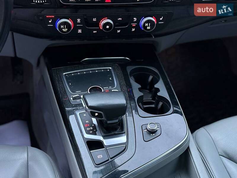 Внедорожник / Кроссовер Audi Q7 2018 в Стрые