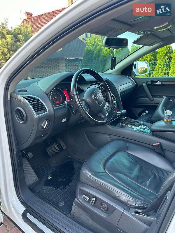 Внедорожник / Кроссовер Audi Q7 2010 в Черновцах