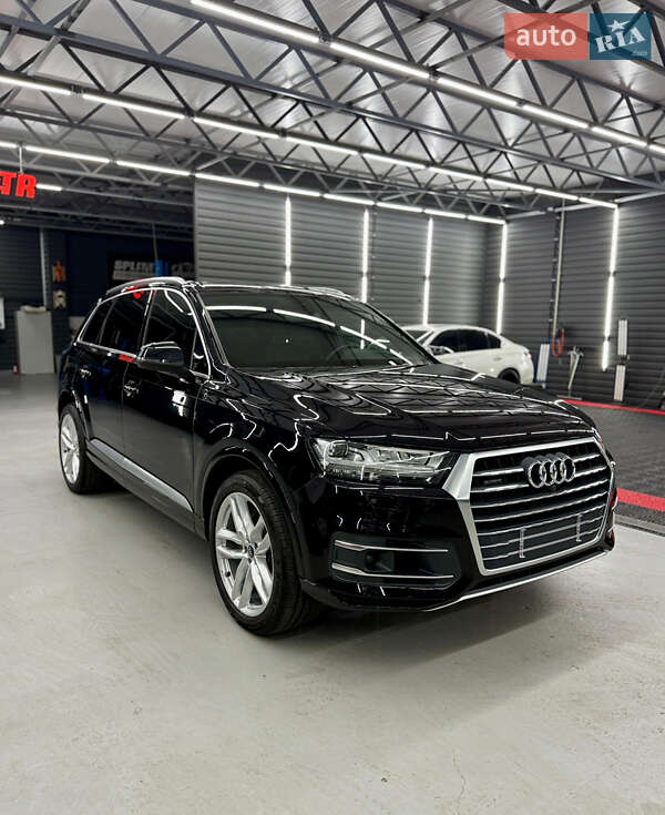 Внедорожник / Кроссовер Audi Q7 2017 в Киеве