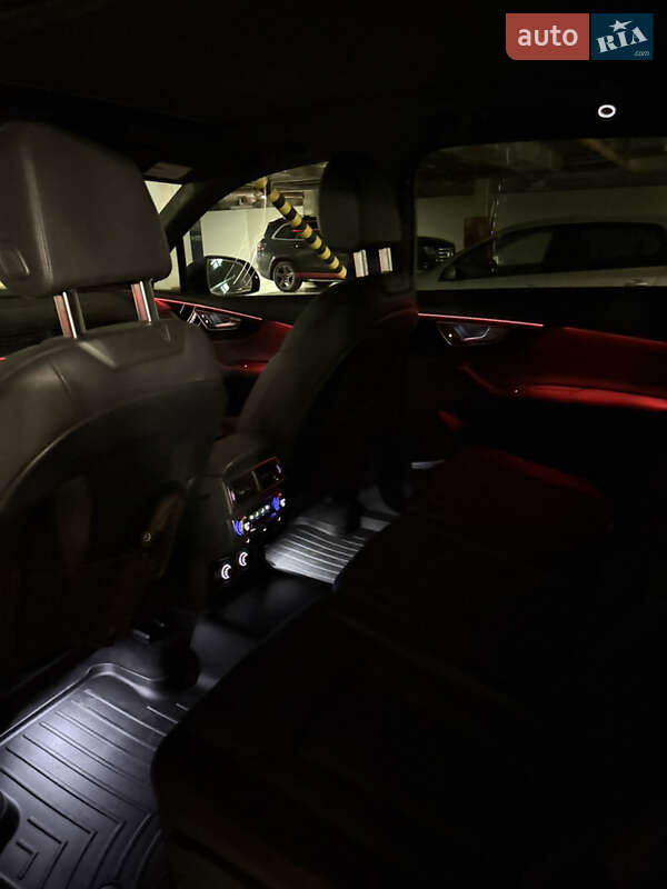 Внедорожник / Кроссовер Audi Q7 2017 в Киеве