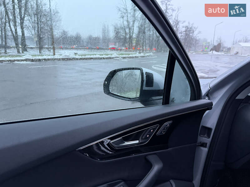 Внедорожник / Кроссовер Audi Q7 2018 в Киеве фото 27 Внедорожник / Кроссовер Audi Q7 2018 в Киеве